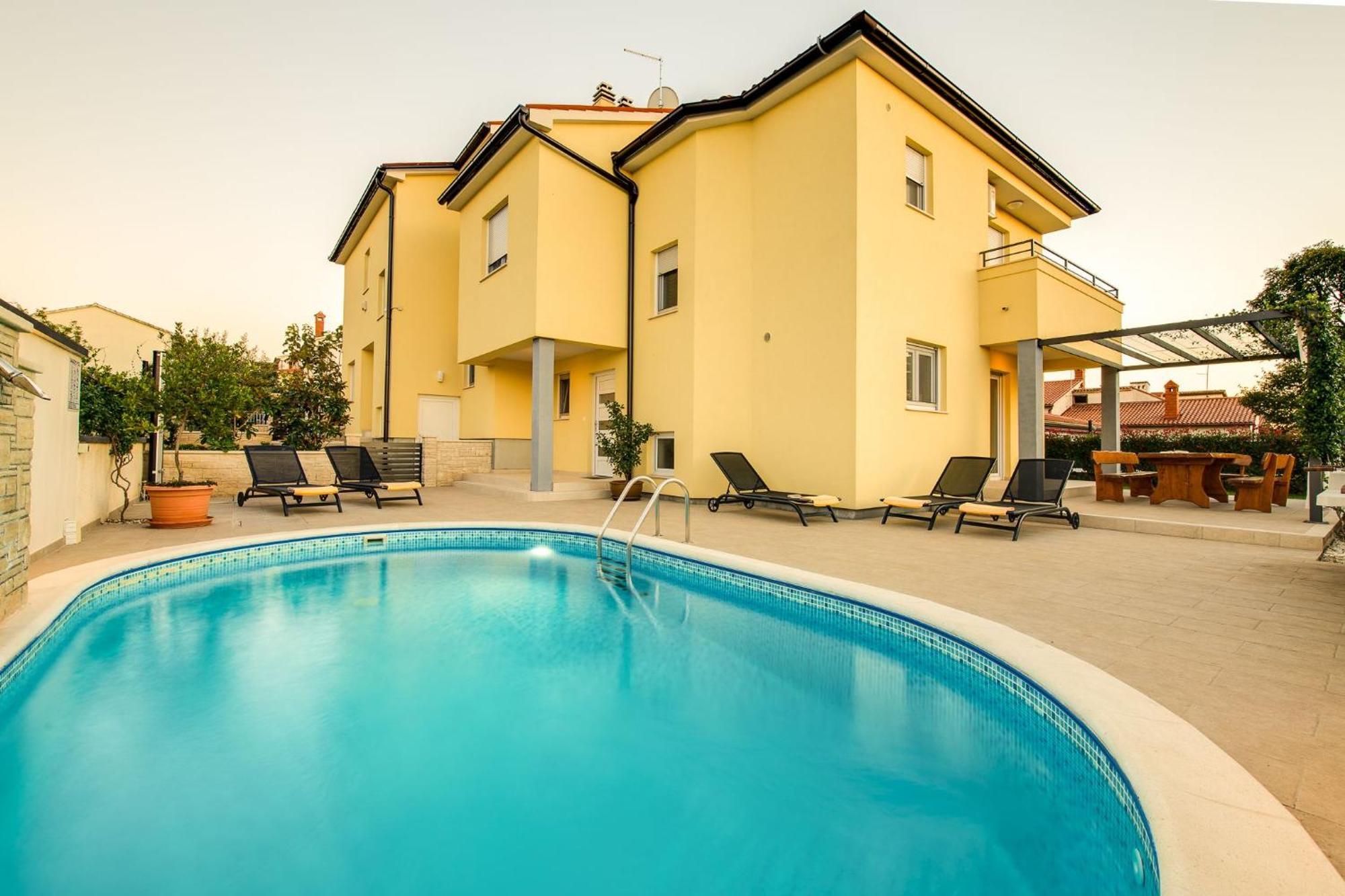 Cera Fuer 8 Personen In Casa vacanze